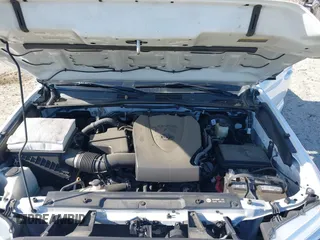 2017 Toyota Tacoma SR5 with VIN 5TFAZ5CN8HX044250, listed as a IAAI auction lot 41848524 with 53,379 mi miles and . Bid and sale history available at DreamBid. Image 10.