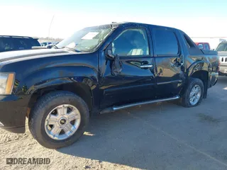 2008 Chevrolet Avalanche LS with VIN 3GNFK12318G149856, listed as a IAAI auction lot 41435274 with 216,734 mi miles. Bid and sale history available at carsss.com. Image 6.