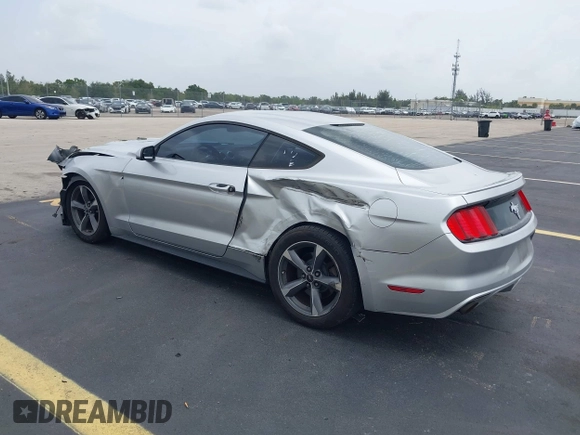 2015 Ford Mustang V6 z VIN 1FA6P8AM1F5316868, wystawiony jako IAAI lot #42618687 z przebiegiem 93 238 mil mil oraz . Historia ofert i sprzedaży dostępna na DreamBid. Obrazek 3.