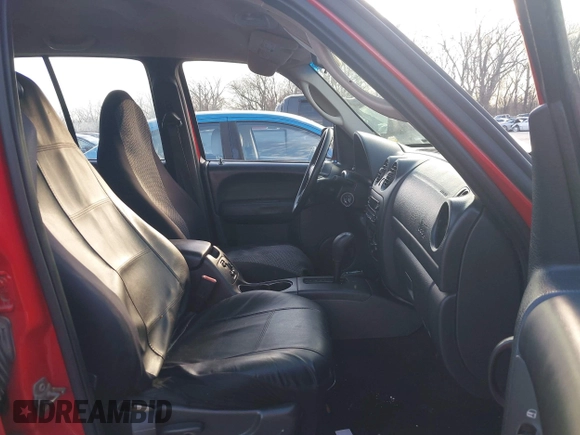 2003 Jeep Liberty Sport with VIN 1J4GL48K33W729642, listed as a IAAI auction lot 41826761 with 196,989 mi miles. Bid and sale history available at carsss.com. Image 5.