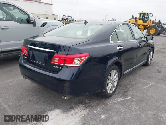 2010 Lexus ES 330 z VIN JTHBK1EG4A2405717, wystawiony jako IAAI lot #42329195 z przebiegiem 118 157 mil mil oraz . Historia ofert i sprzedaży dostępna na DreamBid. Obrazek 4.