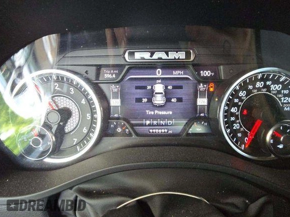 2023 Ram 1500 Big Horn z VIN 1C6RRFFG0PN574736, wystawiony jako IAAI lot #42832753 z przebiegiem 110 691 mil mil oraz . Historia ofert i sprzedaży dostępna na DreamBid. Obrazek 1.