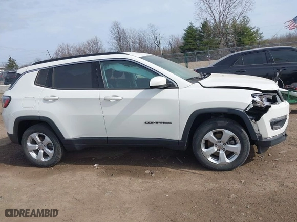 2019 Jeep Compass Latitude with VIN 3C4NJDBB0KT597603, listed as a IAAI auction lot 41822853 with 93,880 mi miles. Bid and sale history available at carsss.com. Image 13.