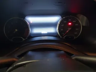 2021 Jeep Renegade Islander z VIN ZACNJDBB0MPM74830, wystawiony jako IAAI lot #41545277 z przebiegiem 78 148 mil mil oraz . Historia ofert i sprzedaży dostępna na DreamBid. Obrazek 7.