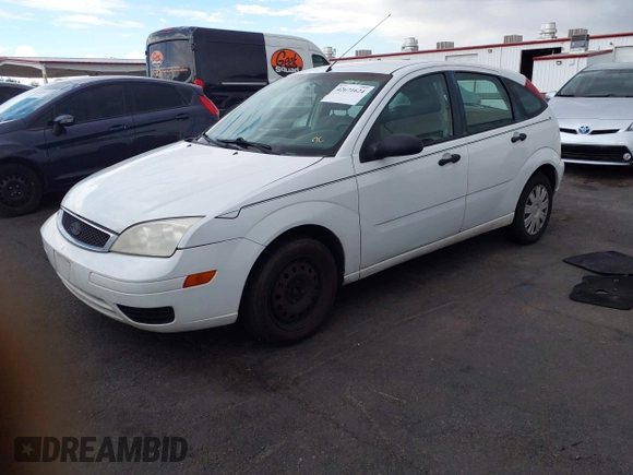 2005 Ford Focus S with VIN 3FAFP37N15R118435, listed as a IAAI auction lot 42671624 with 113,226 mi miles and . Bid and sale history available at DreamBid. Image 2.
