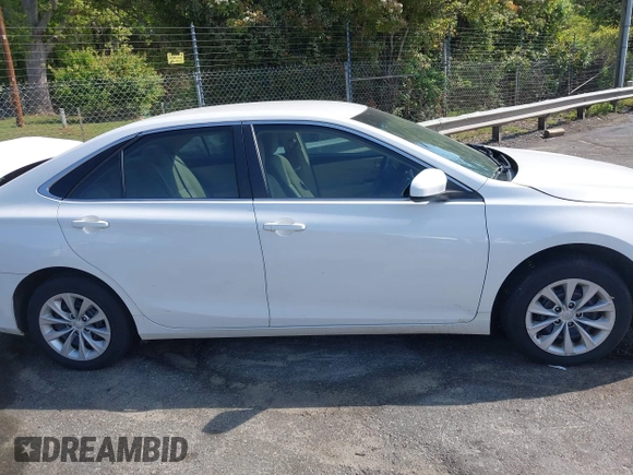 2015 Toyota Camry XLE z VIN 4T1BF1FK9FU874141, wystawiony jako IAAI lot #42025319 z przebiegiem 180 879 mil mil oraz . Historia ofert i sprzedaży dostępna na DreamBid. Obrazek 13.