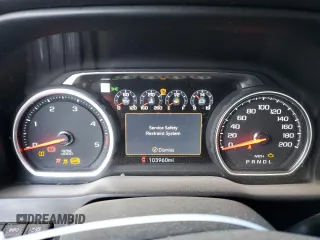 2020 Chevrolet Silverado 3500HD High Country z VIN 1GC4YVEY8LF298403, wystawiony jako Copart lot #55277085 z przebiegiem 103 960 mil mil oraz Szkody całkowita. Historia ofert i sprzedaży dostępna na DreamBid. Obrazek 9.