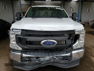 2022 Ford F-250 XL z VIN 1FT7W2B61NED06659, wystawiony jako Copart lot #61489105 z przebiegiem 43 770 mil mil oraz Czysty tytuł • Clean title. Historia ofert i sprzedaży dostępna na DreamBid. Obrazek 5.