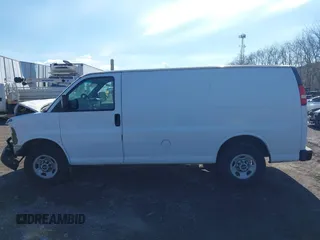 2009 GMC Savana Cargo Van with VIN 1GTGG25C591106833, listed as a IAAI auction lot 41381092 with 380,569 mi miles. Bid and sale history available at carsss.com. Image 13.