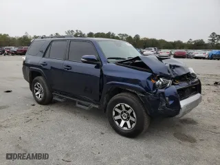 2020 Toyota 4Runner SR5 with VIN JTEBU5JR9L5833287, listed as a Copart auction lot 42039295 with 0 mi miles and Salvage Title. Bid and sale history available at carsss.com. Image 4.