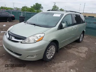 2008 Toyota Sienna XLE с VIN 5TDBK22CX8S011621, выставлен на аукционе IAAI как лот 42274860 с пробегом 283 826 миль миль и . История ставок и продаж доступна на DreamBid. Изображение 17.