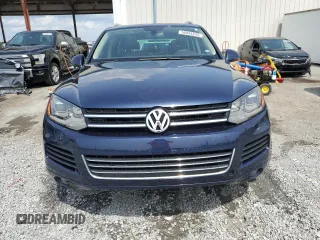 2013 Volkswagen Touareg Lux с VIN WVGEF9BP0DD002456, выставлен на аукционе Copart как лот 56034435 с пробегом 131 412 миль миль и Списание • Salvage title. История ставок и продаж доступна на DreamBid. Изображение 5.