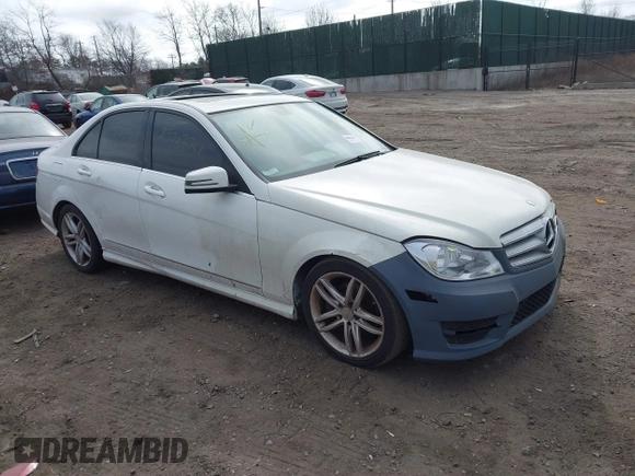 2013 Mercedes-Benz C-Class C 250 Sport with VIN WDDGF4HB8DA776294, listed as a IAAI auction lot 41809513 with 999,999 mi miles. Bid and sale history available at carsss.com. Image 1.