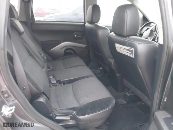 2011 Mitsubishi Outlander SE with VIN JA4AS3AW4BU023760, listed as a IAAI auction lot 42116273 with 147,731 mi miles. Bid and sale history available at carsss.com. Image 8.