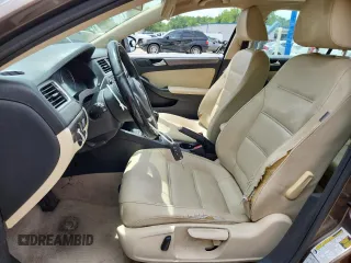 2014 Volkswagen Jetta TDI w/Premium with VIN 3VW3L7AJ9EM303218, listed as a Copart auction lot 64261985 with 187,371 mi miles and Clean title. Bid and sale history available at DreamBid. Image 7.