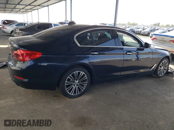 2018 BMW 5 Series 530i z VIN WBAJA5C50JG898675, wystawiony jako Copart lot #51188145 z przebiegiem Nie podano mil oraz Szkody całkowita. Historia ofert i sprzedaży dostępna na DreamBid. Obrazek 3.