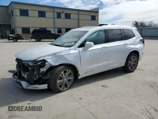 2022 Cadillac XT6 Premium Luxury with VIN 1GYKPDRS4NZ148570, listed as a Copart auction lot 46252305 with 39,521 mi miles and Salvage Title. Bid and sale history available at carsss.com. Image 1.