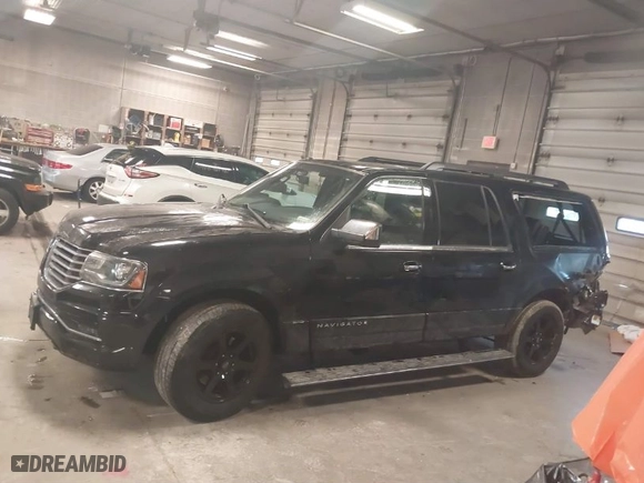 2017 Lincoln Navigator L Reserve with VIN 5LMJJ3LT3HEL13995, listed as a IAAI auction lot 41868730 with 183,656 mi miles. Bid and sale history available at carsss.com. Image 14.