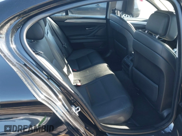 2011 BMW 5 Series 528i with VIN WBAFR1C54BC736807, listed as a IAAI auction lot 41511519 with 212,110 mi miles and . Bid and sale history available at carsss.com. Image 8.