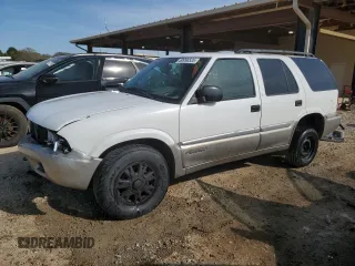 2000 GMC Jimmy Diamond Edition Luxury with VIN 1GKDT13W0Y2131772, listed as a Copart auction lot 50996535 with 256,958 mi miles and Salvage Title. Bid and sale history available at carsss.com. Image 1.