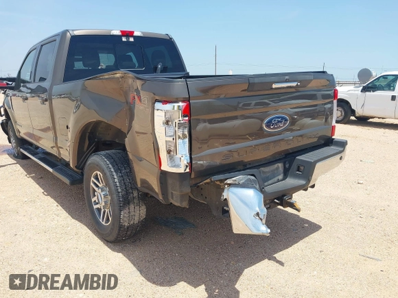 2017 Ford F-250 Lariat с VIN 1FT7W2BT6HEC24808, выставлен на аукционе IAAI как лот 42385098 с пробегом 82 094 миль миль и . История ставок и продаж доступна на DreamBid. Изображение 17.