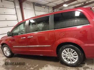 2015 Chrysler Town & Country Touring-L with VIN 2C4RC1CG4FR590814, listed as a IAAI auction lot 41703050 with 97,470 mi miles. Bid and sale history available at carsss.com. Image 15.