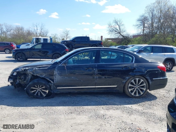 2013 Hyundai Genesis 5.0L R-Spec with VIN KMHGC4DH4DU225996, listed as a IAAI auction lot 41996696 with 184,219 mi miles. Bid and sale history available at carsss.com. Image 14.