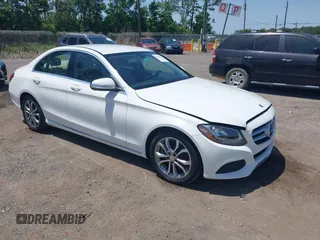 2015 Mercedes-Benz C 300 z VIN 55SWF4JB1FU075766, wystawiony jako IAAI lot #42299603 z przebiegiem 119 589 mil mil oraz . Historia ofert i sprzedaży dostępna na DreamBid. Obrazek 1.