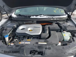 2016 Hyundai Sonata SE with VIN KMHE24L11GA036436, listed as a IAAI auction lot 41463969 with Not Provided miles and . Bid and sale history available at carsss.com. Image 10.