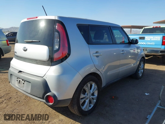 2015 Kia Soul + with VIN KNDJP3A57F7784205, listed as a IAAI auction lot 42001560 with 180,889 mi miles. Bid and sale history available at carsss.com. Image 4.