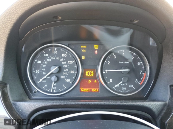 2011 BMW 3 Series 328i z VIN WBAKE5C55BE755050, wystawiony jako Copart lot #45575455 z przebiegiem 148 301 mil mil oraz Szkoda całkowita • Salvage title. Historia ofert i sprzedaży dostępna na DreamBid. Obrazek 9.