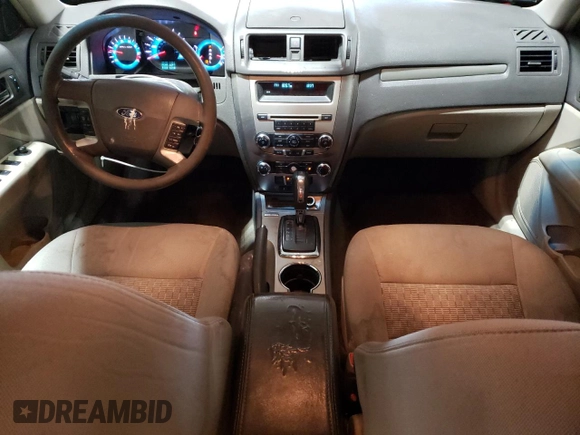 2010 Ford Fusion SE z VIN 3FAHP0HA3AR428776, wystawiony jako Copart lot #56866675 z przebiegiem 255 269 mil mil oraz Czysty tytuł • Clean title. Historia ofert i sprzedaży dostępna na DreamBid. Obrazek 8.