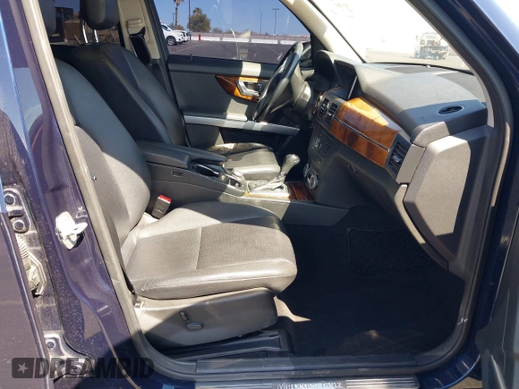 2012 Mercedes-Benz GLK 350 with VIN WDCGG8HB2CF805749, listed as a IAAI auction lot 42031442 with 152,313 mi miles and . Bid and sale history available at carsss.com. Image 5.