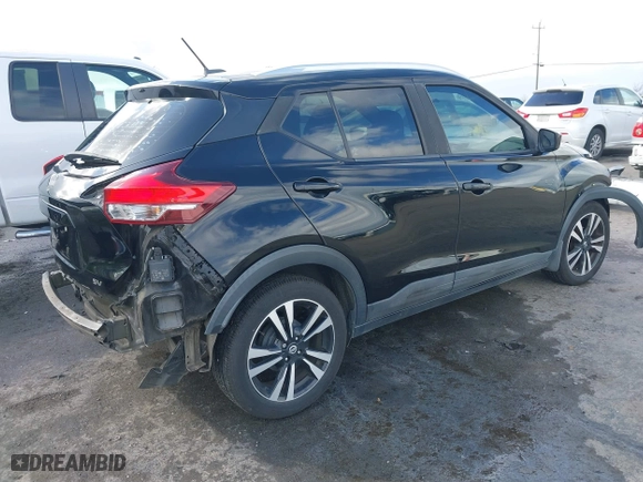 2018 Nissan Kicks SV with VIN 3N1CP5CU0JL495926, listed as a IAAI auction lot 41807108 with 77,223 mi miles. Bid and sale history available at carsss.com. Image 4.