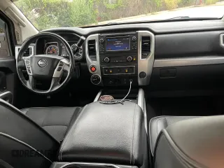 2016 Nissan Titan Pro-4X z VIN 1N6BA1F40GN516889, wystawiony jako Copart lot #72827234 z przebiegiem 123 706 mil mil oraz Czysty tytuł • Clean title. Historia ofert i sprzedaży dostępna na DreamBid. Obrazek 9.