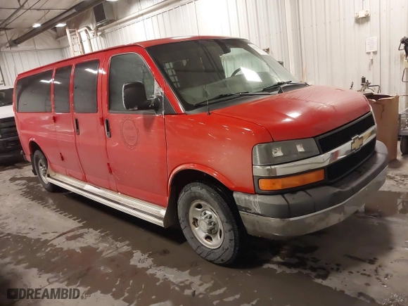 2013 Chevrolet Express Passenger 1LT with VIN 1GAZG1FA2D1178476, listed as a IAAI auction lot 41572423 with 188,369 mi miles. Bid and sale history available at carsss.com. Image 1.