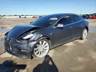 2019 Tesla Model 3 Mid Range z VIN 5YJ3E1EA2KF474929, wystawiony jako Copart lot #55693915 z przebiegiem 42 287 mil mil oraz Szkoda całkowita • Salvage title. Historia ofert i sprzedaży dostępna na DreamBid. Obrazek 1.