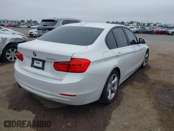 2014 BMW 3 Series 328d z VIN WBA3D3C51EK157071, wystawiony jako IAAI lot #42431879 z przebiegiem 108 655 mil mil oraz . Historia ofert i sprzedaży dostępna na DreamBid. Obrazek 4.