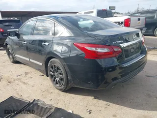 2018 Nissan Altima 2.5 SL with VIN 1N4AL3AP9JC472180, listed as a IAAI auction lot 41498291 with 67,852 mi miles. Bid and sale history available at carsss.com. Image 3.