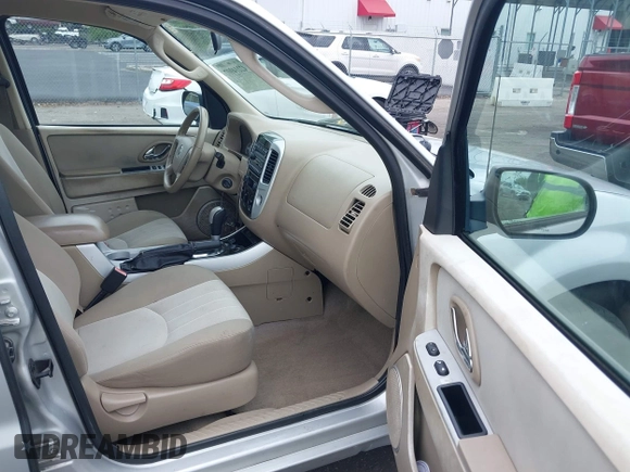 2006 Mercury Mariner Convenience with VIN 4M2YU56Z56KJ00550, listed as a IAAI auction lot 42214907 with 183,671 mi miles and . Bid and sale history available at DreamBid. Image 5.
