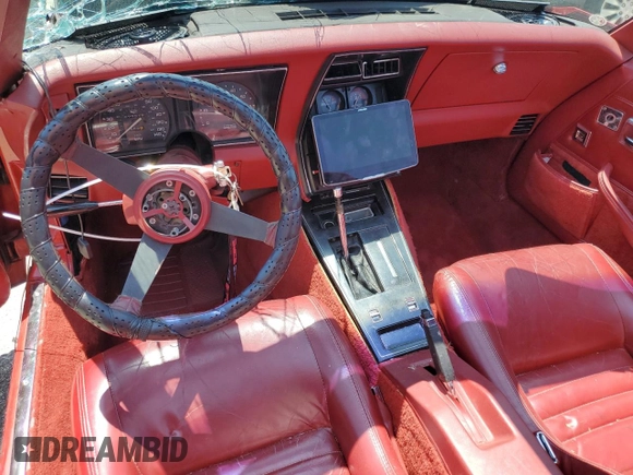 1982 Chevrolet Corvette z VIN 1G1AY8784C5122853, wystawiony jako Copart lot #58346605 z przebiegiem 69 994 mil mil oraz Szkoda całkowita • Salvage title. Historia ofert i sprzedaży dostępna na DreamBid. Obrazek 8.