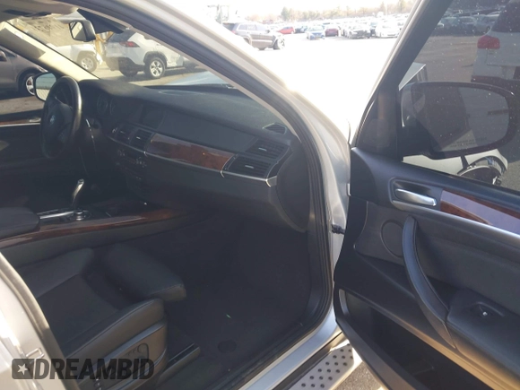 2012 BMW X5 35i с VIN 5UXZV4C53CL750601, выставлен на аукционе IAAI как лот 41946731 с пробегом 111 026 миль миль и . История ставок и продаж доступна на DreamBid. Изображение 5.