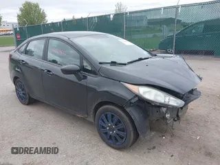 2015 Ford Fiesta S z VIN 3FADP4AJ7FM175160, wystawiony jako IAAI lot #42269862 z przebiegiem 92 243 mil mil oraz . Historia ofert i sprzedaży dostępna na DreamBid. Obrazek 1.