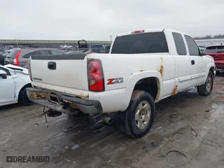 2006 Chevrolet Silverado 1500 LT2 with VIN 2GCEK19B161147287, listed as a IAAI auction lot 41508773 with 202,155 mi miles. Bid and sale history available at carsss.com. Image 4.