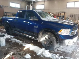 2015 Ram 1500 Lone Star z VIN 1C6RR7TTXFS683941, wystawiony jako IAAI lot #41578324 z przebiegiem 110 798 mil mil oraz . Historia ofert i sprzedaży dostępna na DreamBid. Obrazek 1.