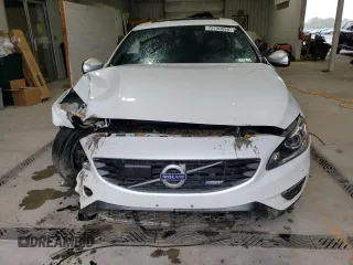 2015 Volvo S60 T6 R-Design Platinum with VIN YV1902TS8F1346987, listed as a Copart auction lot 72720554 with 139,797 mi miles and Salvage Title. Bid and sale history available at carsss.com. Image 5.
