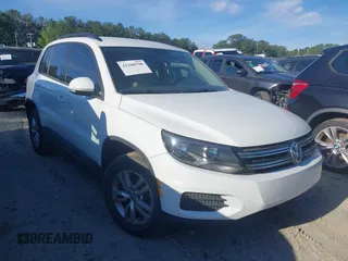 2017 Volkswagen Tiguan S z VIN WVGAV7AXXHK042262, wystawiony jako IAAI lot #42108790 z przebiegiem 85 177 mil mil oraz . Historia ofert i sprzedaży dostępna na DreamBid. Obrazek 1.