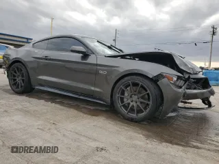 2017 Ford Mustang GT z VIN 1FA6P8CF8H5358570, wystawiony jako Copart lot #49535235 z przebiegiem 71 934 mil mil oraz Szkoda całkowita • Salvage title. Historia ofert i sprzedaży dostępna na DreamBid. Obrazek 4.