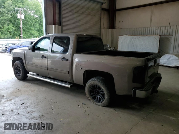 2013 Chevrolet Silverado 1500 LT with VIN 3GCPCSE01DG272388, listed as a Copart auction lot 54507835 with 154,300 mi miles and Salvage Title. Bid and sale history available at DreamBid. Image 2.