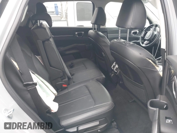 2025 Kia Sorento S z VIN 5XYRL4JC1SG334274, wystawiony jako IAAI lot #41820190 z przebiegiem 8 336 mil mil oraz . Historia ofert i sprzedaży dostępna na DreamBid. Obrazek 8.